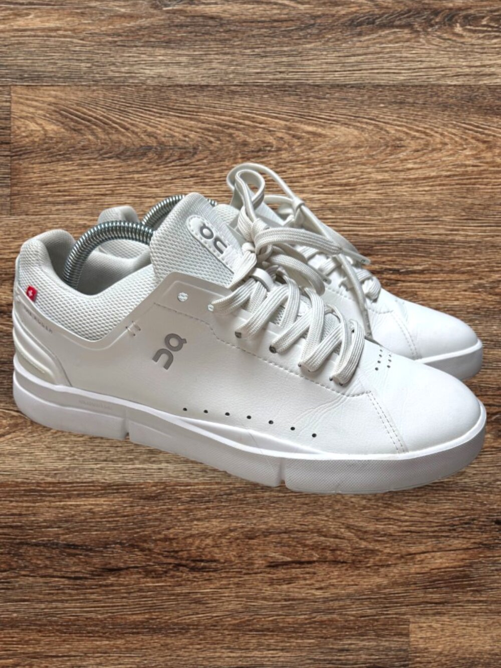 On The Roger Advantage All White Leather CloudTec Sneakers OnCloud Womens 9